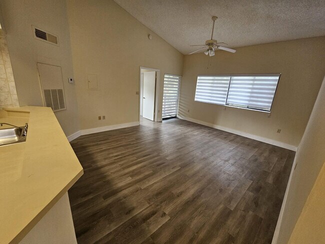 Foto del edificio - 2445 SW 18th Terrace