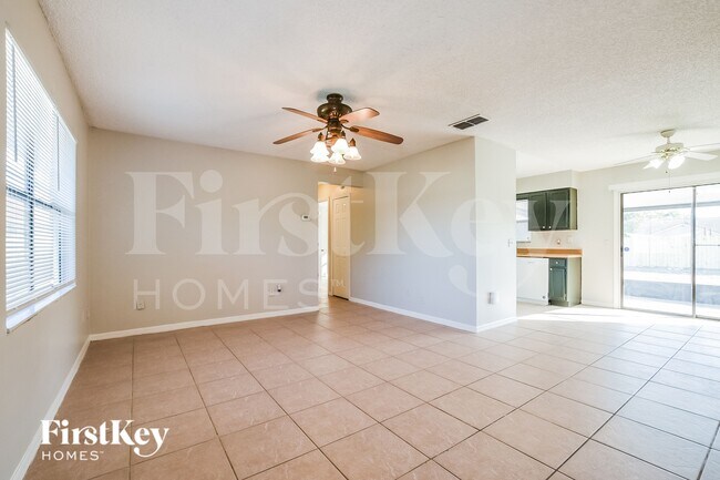 Building Photo - 3208 Buckland St