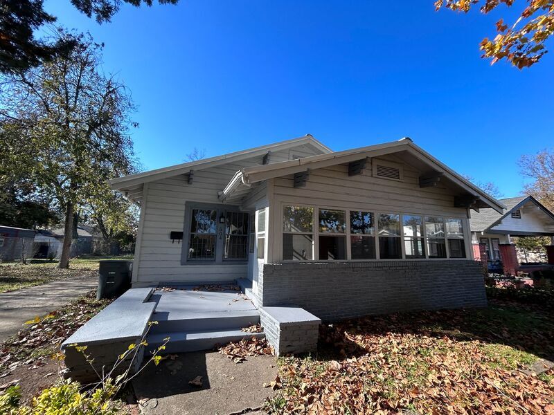 Primary Photo - 504 Francis Pl SW