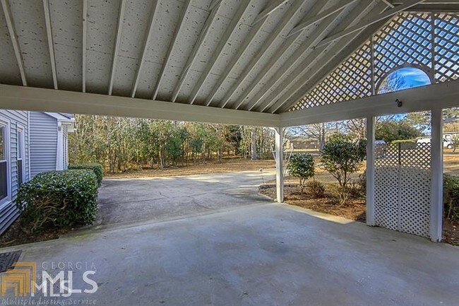 Building Photo - 115 Walton Way