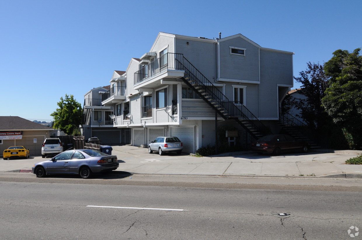 Building Photo - 4050 Castro Valley Blvd