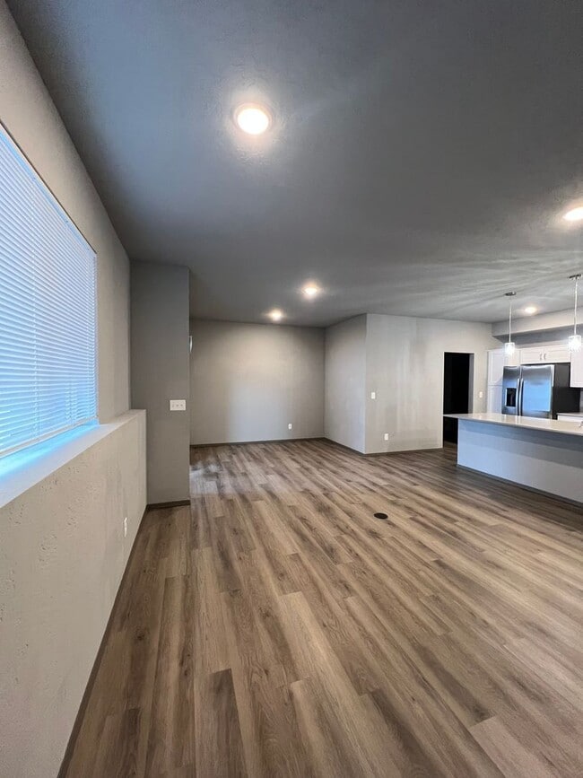 Foto del edificio - 1306/1308 E Farwell