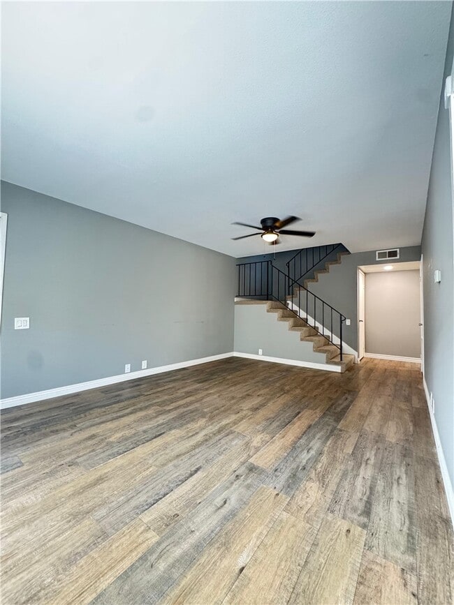 Building Photo - 1339 Parkside Dr