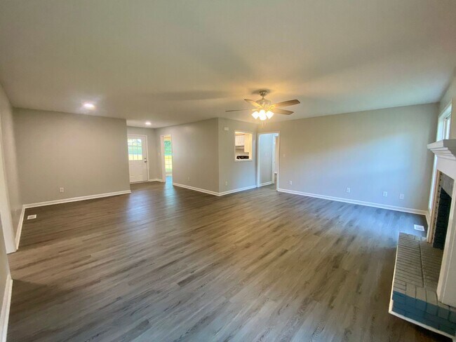Foto del edificio - 2401 Shoveler Way