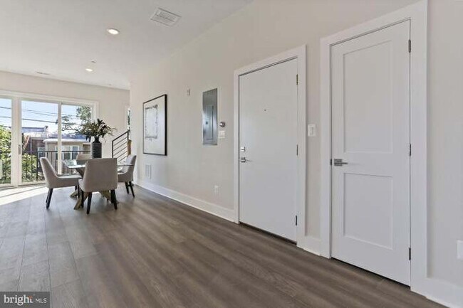 Foto del edificio - 1255 Penn St NE