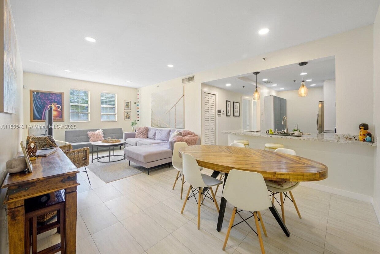 Foto principal - 1400 Salzedo St