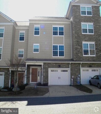 Building Photo - 3788 Bedford Dr