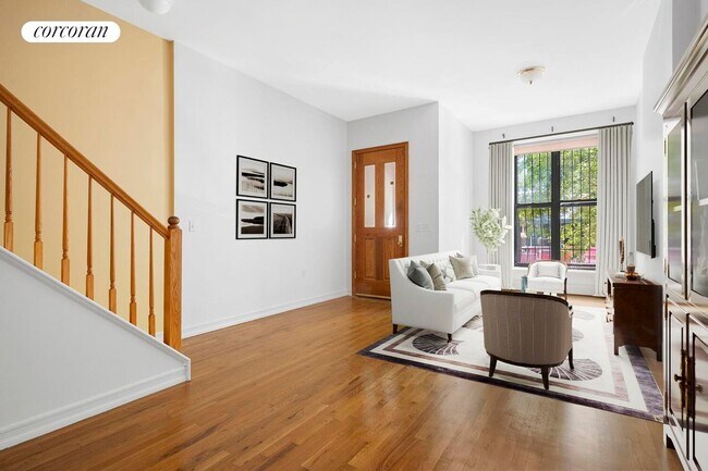 Foto del edificio - 489 Manhattan Ave