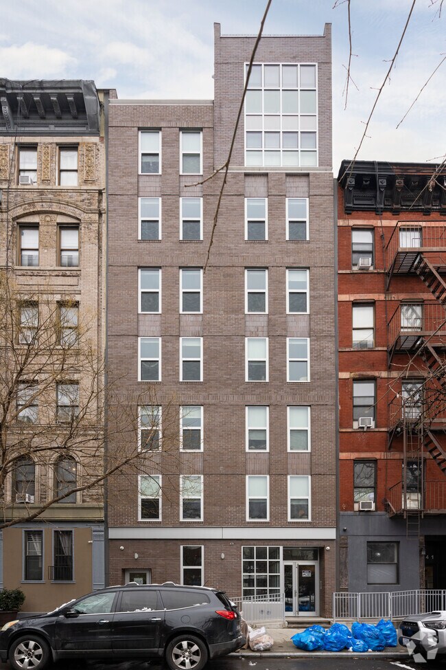 Foto del edificio - 639 E 9th St