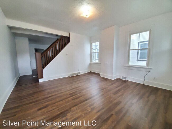 Building Photo - 3 br, 1 bath House - 208 Bank St.