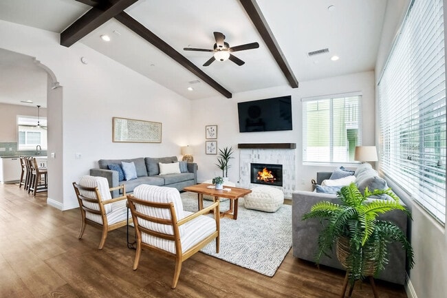 Building Photo - 541 San Dieguito Dr