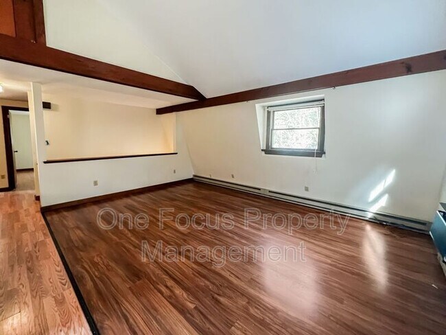 Building Photo - 597 Lower Manor Rd