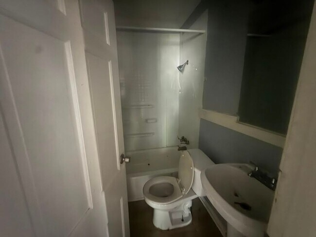 Foto del edificio - 2668 Burns Ave