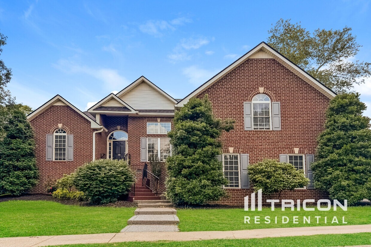 Primary Photo - 419 Fieldstone Dr