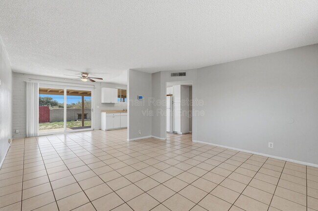 Foto del edificio - 210 S Alandale Pl