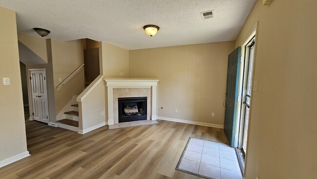 Photo - 7170 Charlton Way House