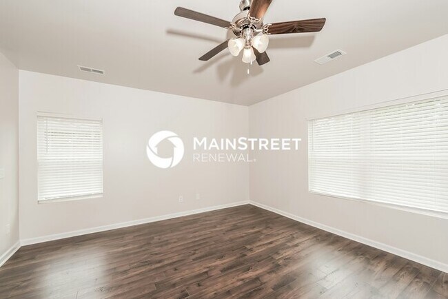 Building Photo - 4 Bedroom Pet-Friendly Home in LEEDS, AL w...