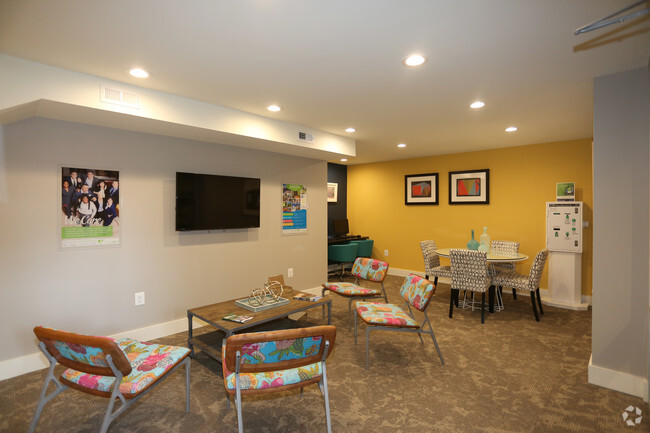 Salón social - Edgewood Park Apartments