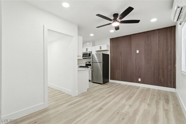 Building Photo - 364 N 13th St