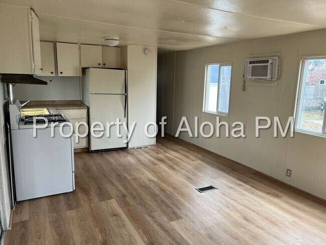 Building Photo - 2500 S Gekeler Ln