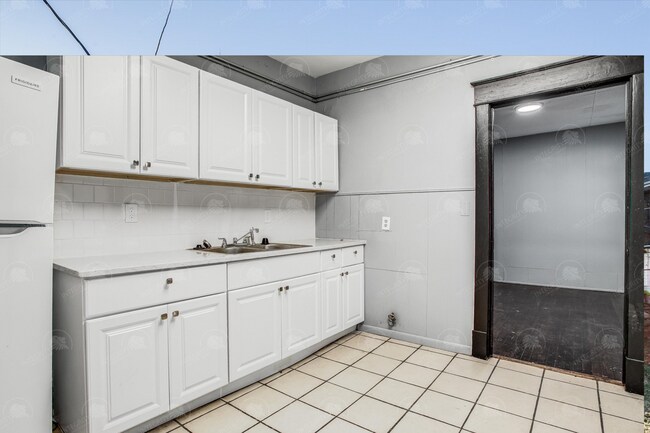 Foto del edificio - 3706 E 7 St