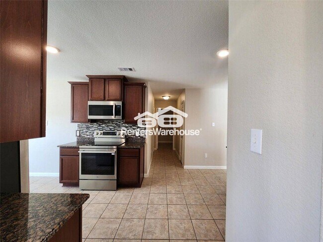 Building Photo - 22527 Cloverland Field Dr