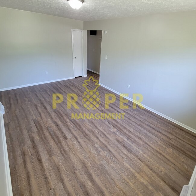 Building Photo - 3 bedrooms 1 bathroom house
