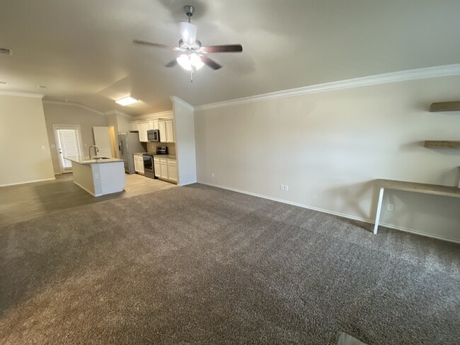 Foto del edificio - 3 bed 2 bath in Lone Star Trails