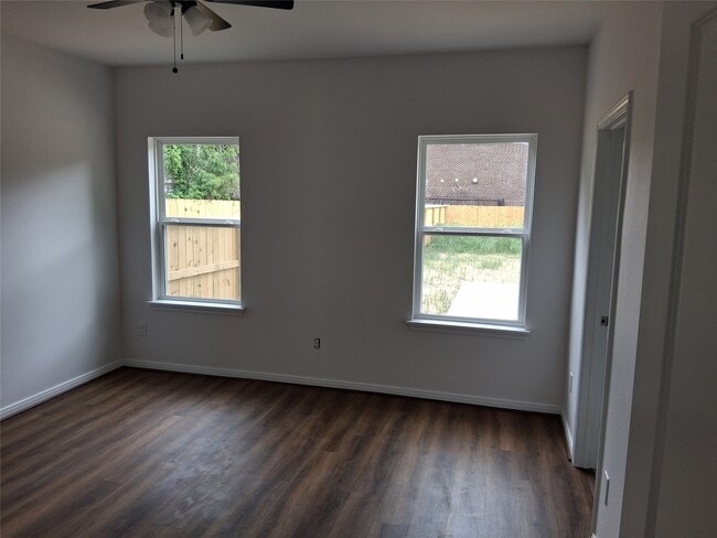 Building Photo - 6835 Landor St