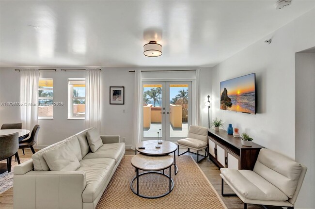 Building Photo - 834 Ocean Dr