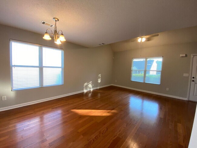 Building Photo - PRE-LEASING FOR AUGUST 2 2026! 1/2 Off Deposit!