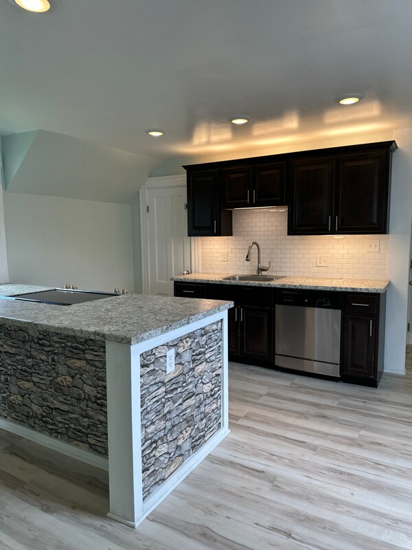 Foto del edificio - 241 Bartlett St