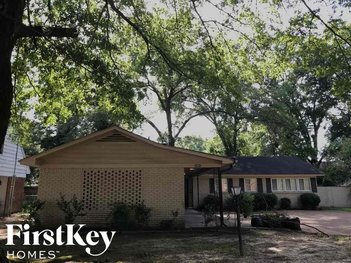 Primary Photo - 3041 Emerald St