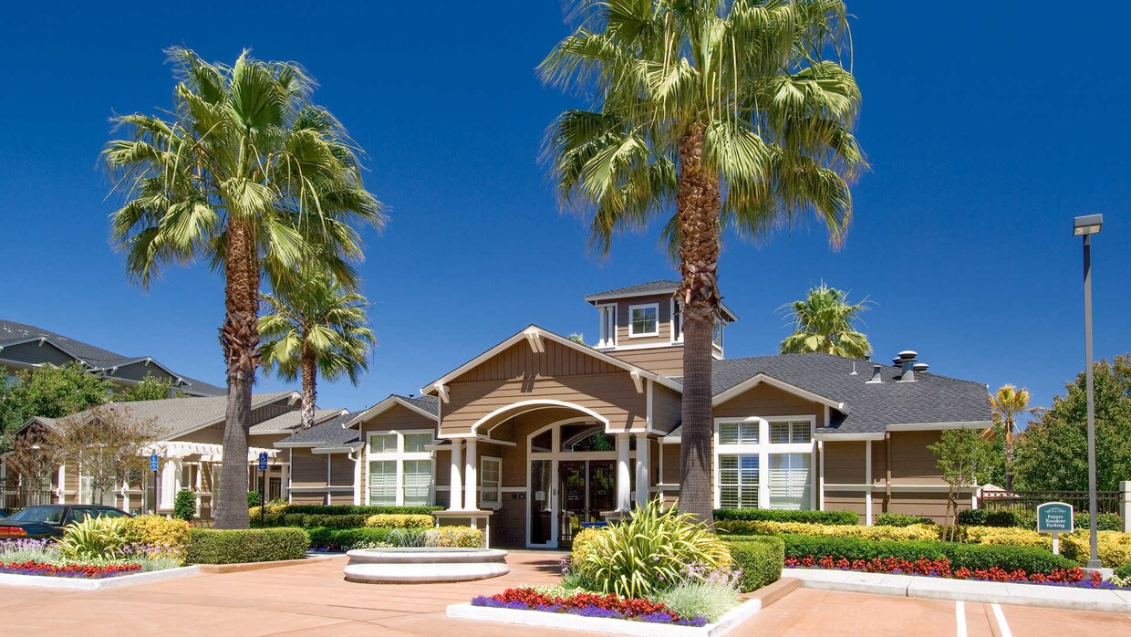 Fountains at Emerald Park Apartments Dublin, CA