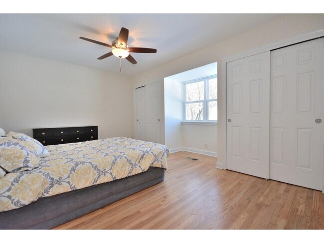 Master bedroom - 12930 W Colfax Pl