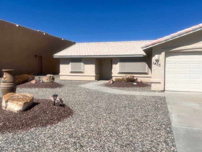 Building Photo - Longterm Unfurnished Home