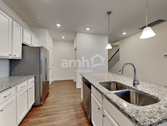 Foto del edificio - 5262 Lake Maxwell Dr