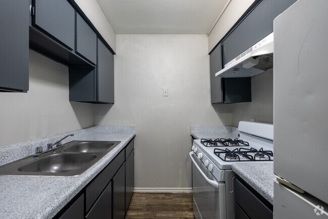 B5 1 habitación, 1 baño - 625 pies cuadrados - Cocina - Aqua Bella