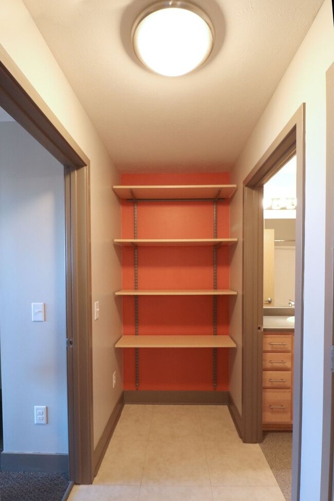 Interior Photo - Capitol Rows