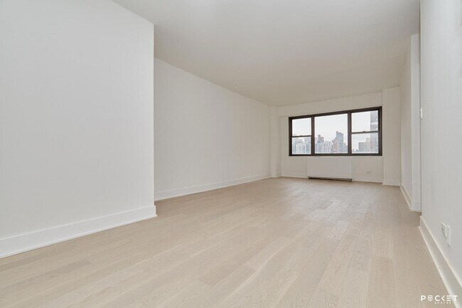 Building Photo - 345 E 80th St