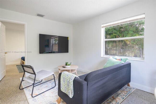 Foto del edificio - 605 SW 14th Terrace