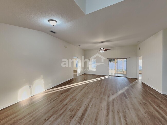 Building Photo - 4611 Treasure Cay Rd