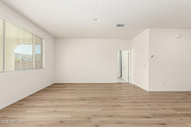 Building Photo - 21135 E Arrowhead Trail