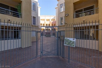 Building Photo - 210 E Flamingo Rd