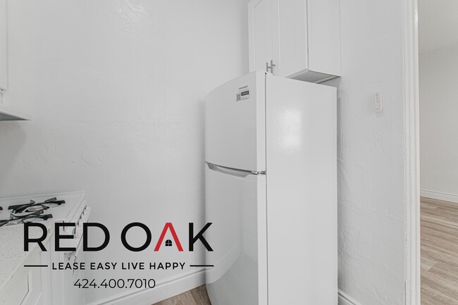 Building Photo - 354 E Cypress Ave