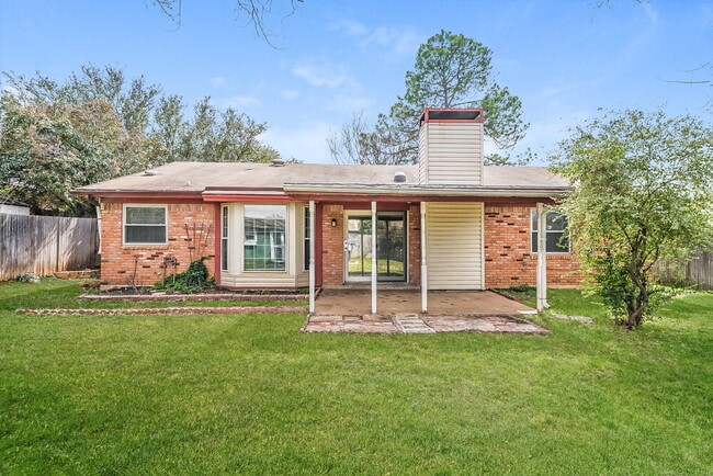 Foto del edificio - 1020 Fox River Ln