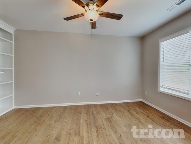 Building Photo - 76 Fresco Dr