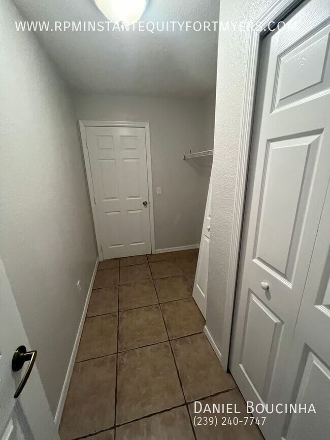 Building Photo - Spacious 4BR/3BA Home with Open Floor Plan