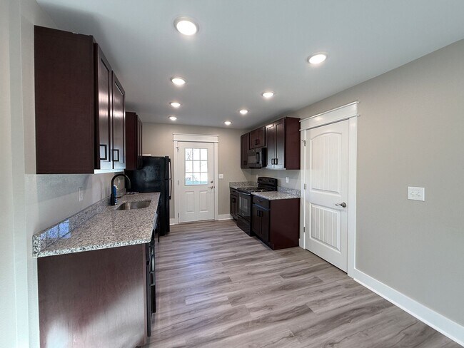 Foto del edificio - Newly Constructed 2/2 Townhouse in Batesville!