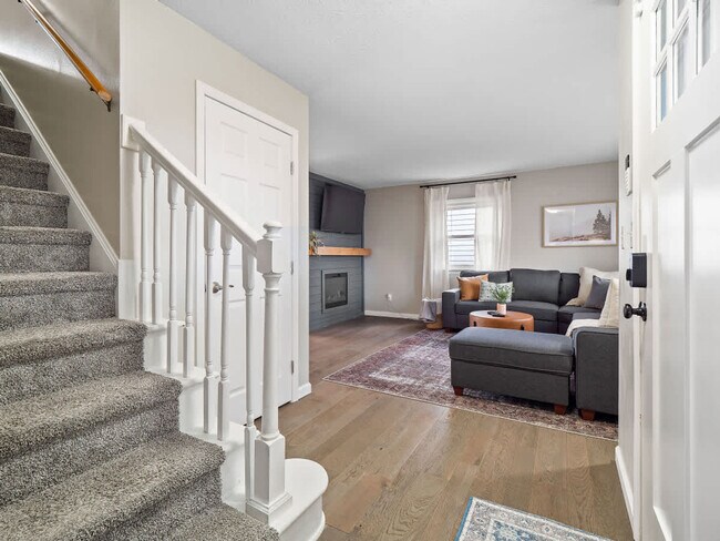 Foto del edificio - 4861 Pineview Dr